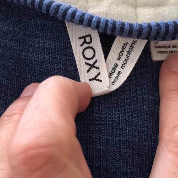 Blue ribbed Roxy tank - Picture 3 of 4